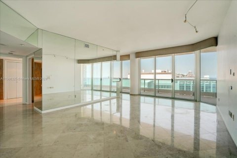 Copropriété à vendre à Miami Beach, Floride: 2 chambres, 125.42 m2 № 1102883 - photo 12