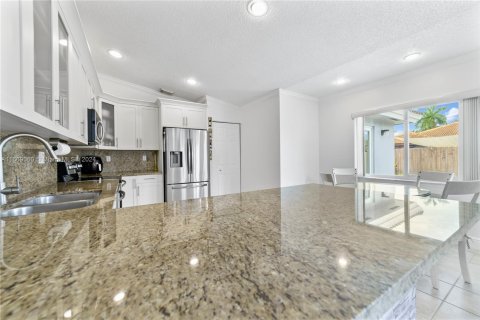 Casa en venta en Miami, Florida, 3 dormitorios, 160.72 m2 № 1411930 - foto 12