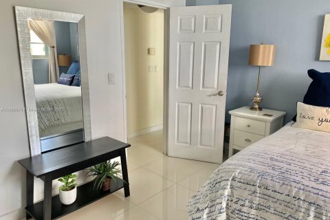 Copropriété à louer à Hollywood, Floride: 1 chambre, 81.2 m2 № 496546 - photo 8