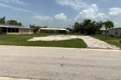 Terreno en venta en Englewood, Florida № 633881 - foto 1