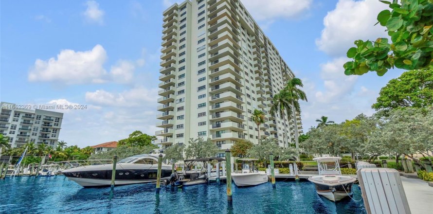 Condo in Fort Lauderdale, Florida, 2 bedrooms  № 1375046