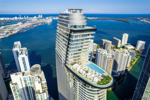 Condominio en venta en Miami, Florida, 1 dormitorio, 80.92 m2 № 1291538 - foto 1