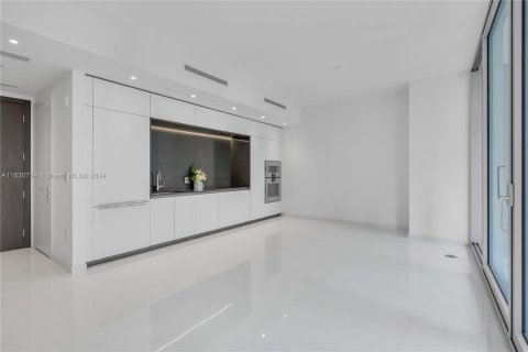 Condominio en venta en Miami, Florida, 1 dormitorio, 80.92 m2 № 1291538 - foto 15