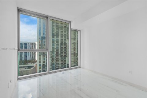 Condo in Miami, Florida, 1 bedroom  № 1291538 - photo 19