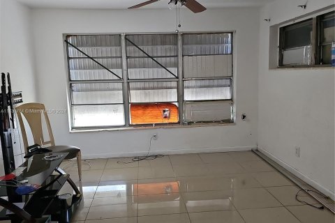 Casa en venta en Fort Lauderdale, Florida, 5 dormitorios, 169.83 m2 № 1291491 - foto 14