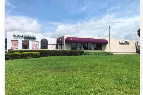 Commercial property in Orlando, Florida 1000.37 sq.m. № 623495 - photo 1