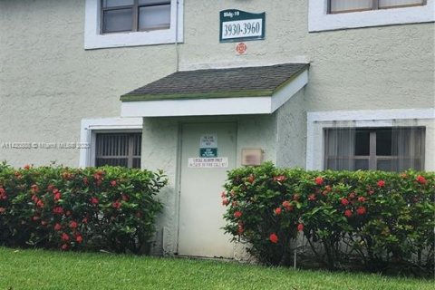 Купить кондоминиум в Санрайз, Флорида 2 спальни, 83.61м2, № 616340 - фото 2