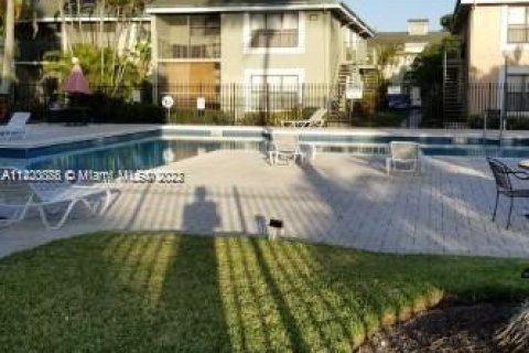 Copropriété à vendre à Sunrise, Floride: 2 chambres, 83.61 m2 № 616340 - photo 12