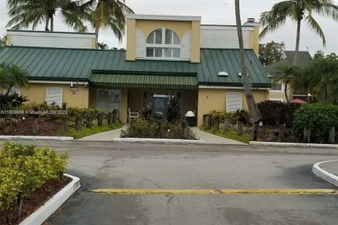 Condominio en venta en Sunrise, Florida, 2 dormitorios, 83.61 m2 № 616340 - foto 3