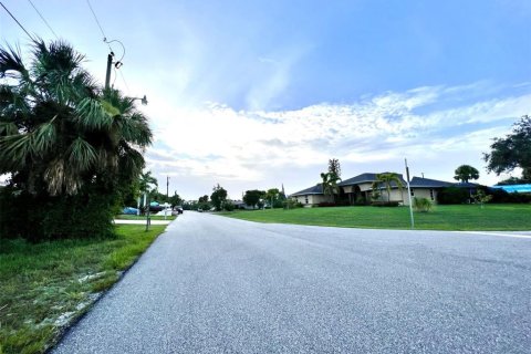 Купить земельный участок в Порт-Шарлотт, Флорида № 623202 - фото 4