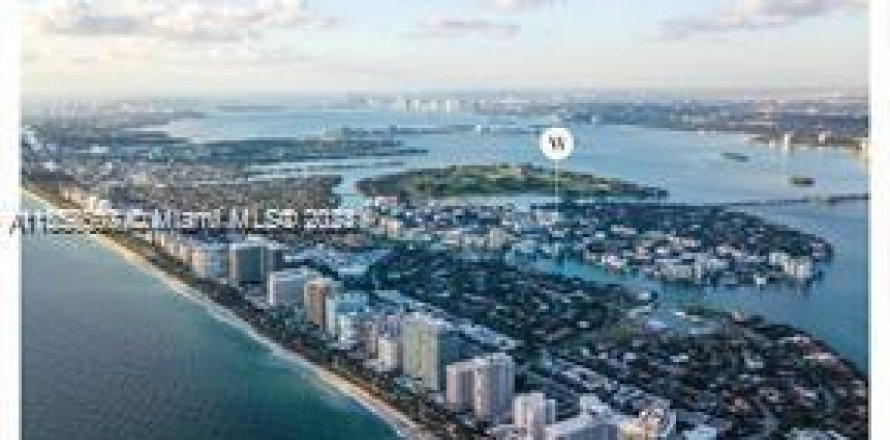 Condominio en Bay Harbor Islands, Florida, 3 dormitorios  № 1098071