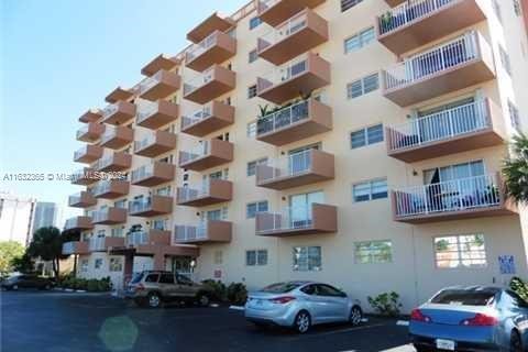 Condominio en venta en Hallandale Beach, Florida, 1 dormitorio, 62.24 m2 № 1292957 - foto 3