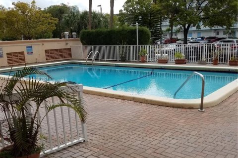 Condominio en venta en Hallandale Beach, Florida, 1 dormitorio, 62.24 m2 № 1292957 - foto 14