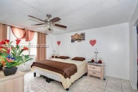 Condominio en venta en Lauderhill, Florida, 2 dormitorios, 102.19 m2 № 1345888 - foto 10