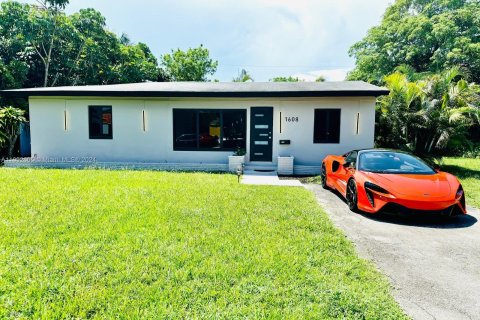 Villa ou maison à vendre à Hollywood, Floride: 3 chambres, 134.43 m2 № 1346028 - photo 1