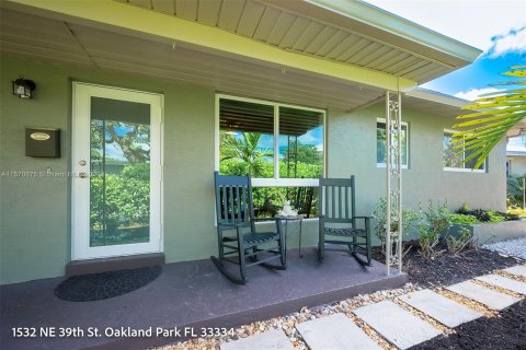 Casa en venta en Oakland Park, Florida, 3 dormitorios, 101.45 m2 № 1132091 - foto 2