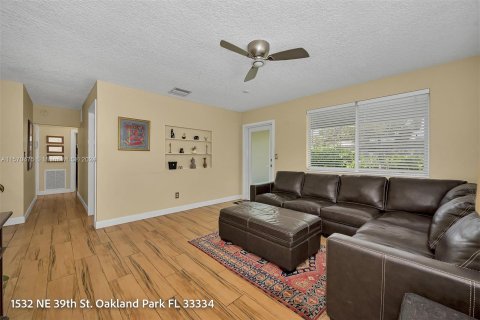 Casa en venta en Oakland Park, Florida, 3 dormitorios, 101.45 m2 № 1132091 - foto 5