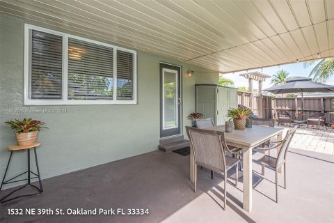 Villa ou maison à vendre à Oakland Park, Floride: 3 chambres, 101.45 m2 № 1132091 - photo 30