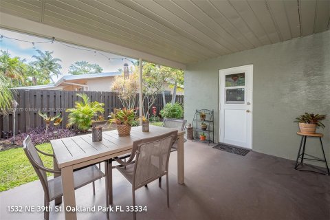 Villa ou maison à vendre à Oakland Park, Floride: 3 chambres, 101.45 m2 № 1132091 - photo 25