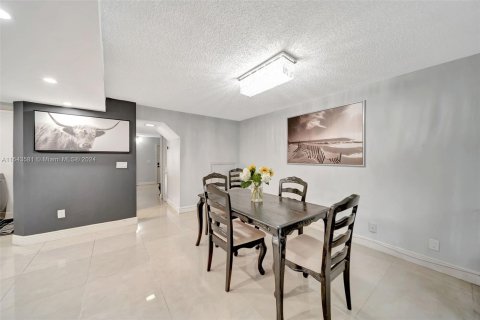 Touwnhouse à vendre à Davie, Floride: 3 chambres, 123.56 m2 № 1325375 - photo 6