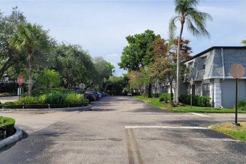 Copropriété à vendre à Plantation, Floride: 2 chambres, 101.45 m2 № 1178865 - photo 18