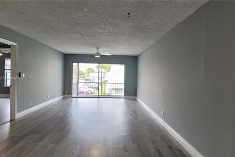 Copropriété à vendre à Plantation, Floride: 2 chambres, 101.45 m2 № 1178865 - photo 6