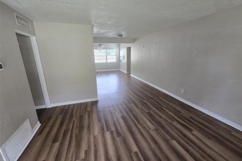 Casa en venta en Orlando, Florida, 4 dormitorios, 142.42 m2 № 1391349 - foto 11