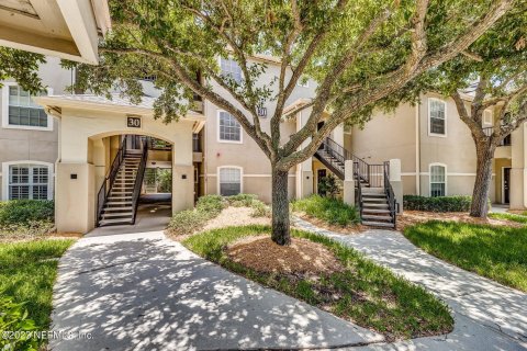 Condominio en alquiler en Jacksonville Beach, Florida, 2 dormitorios, 107.4 m2 № 885685 - foto 1