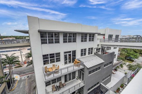 Copropriété à vendre à Fort Lauderdale, Floride: 2 chambres, 194.91 m2 № 1103156 - photo 28