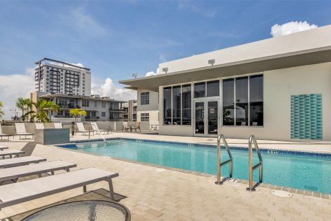 Copropriété à vendre à Fort Lauderdale, Floride: 2 chambres, 194.91 m2 № 1103156 - photo 17