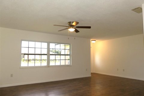 House in Port Charlotte, Florida 3 bedrooms, 128.95 sq.m. № 1290088 - photo 5