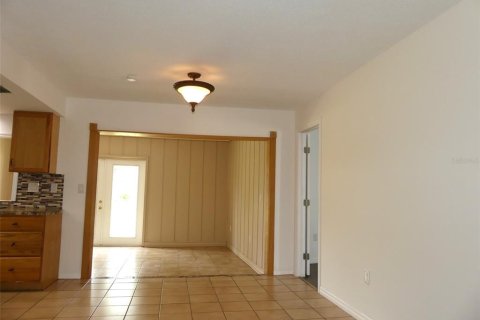 House in Port Charlotte, Florida 3 bedrooms, 128.95 sq.m. № 1290088 - photo 6