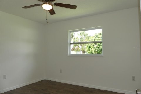 House in Port Charlotte, Florida 3 bedrooms, 128.95 sq.m. № 1290088 - photo 24