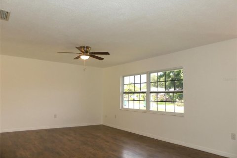 House in Port Charlotte, Florida 3 bedrooms, 128.95 sq.m. № 1290088 - photo 4