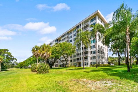 Copropriété à vendre à Pompano Beach, Floride: 2 chambres, 106.84 m2 № 1172850 - photo 2