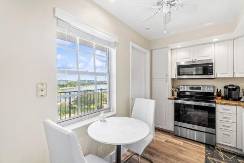 Copropriété à vendre à Pompano Beach, Floride: 2 chambres, 106.84 m2 № 1172850 - photo 21