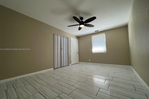 Villa ou maison à vendre à Moore Haven, Floride: 5 chambres, 131.18 m2 № 807445 - photo 13