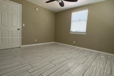 Casa en venta en Moore Haven, Florida, 5 dormitorios, 131.18 m2 № 807445 - foto 16