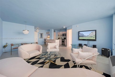 Condo in Miami Beach, Florida, 1 bedroom  № 1321436 - photo 9