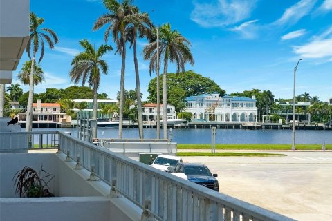 Condo in Miami Beach, Florida, 1 bedroom  № 1321436 - photo 18