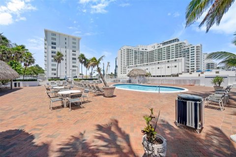 Condominio en venta en Miami Beach, Florida, 1 dormitorio, 68.75 m2 № 1321436 - foto 24