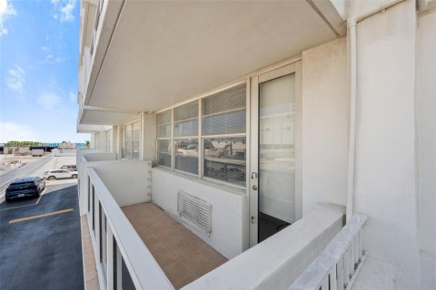 Condominio en venta en Miami Beach, Florida, 1 dormitorio, 68.75 m2 № 1321436 - foto 17