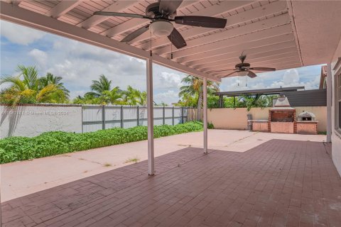 Casa en venta en Miami, Florida, 4 dormitorios, 164.34 m2 № 1321484 - foto 10