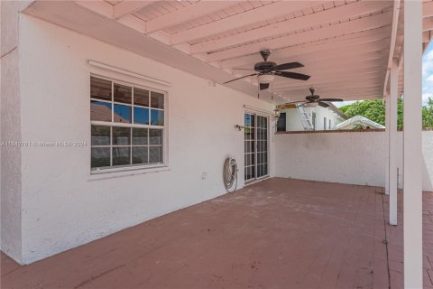 Casa en venta en Miami, Florida, 4 dormitorios, 164.34 m2 № 1321484 - foto 9