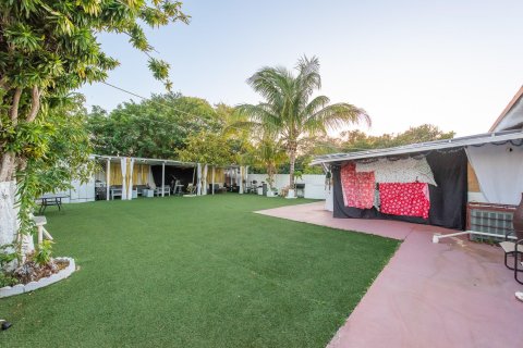 Villa ou maison à vendre à West Park, Floride: 3 chambres, 183.85 m2 № 1004940 - photo 9