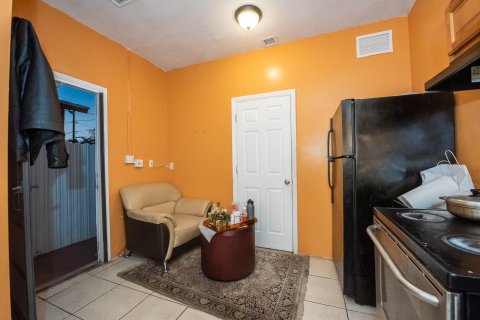 Villa ou maison à vendre à West Park, Floride: 3 chambres, 183.85 m2 № 1004940 - photo 12