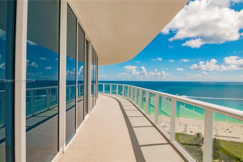 Copropriété à vendre à Miami Beach, Floride: 5 chambres, 406.73 m2 № 944378 - photo 11