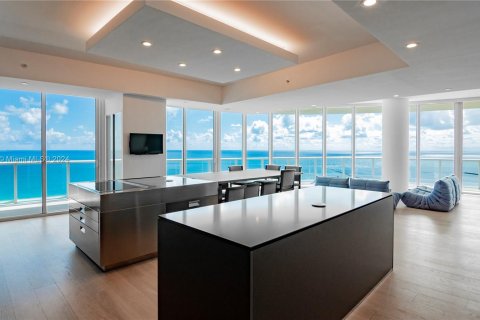 Copropriété à vendre à Miami Beach, Floride: 5 chambres, 406.73 m2 № 944378 - photo 6