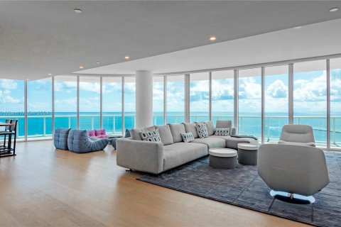 Copropriété à vendre à Miami Beach, Floride: 5 chambres, 406.73 m2 № 944378 - photo 1