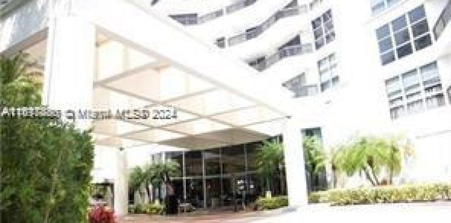 Condo in Aventura, Florida, 2 bedrooms  № 1239161